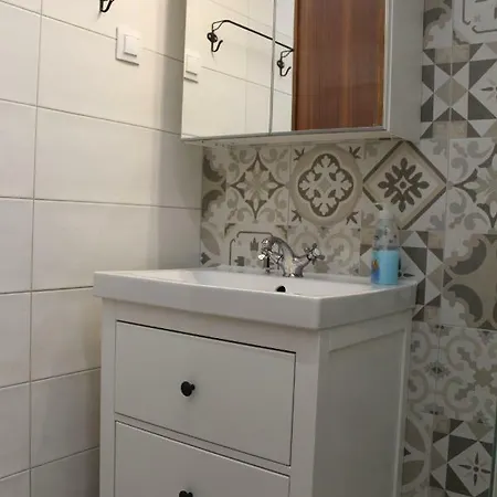 Medusa Apartment, Apartman Aszproválta